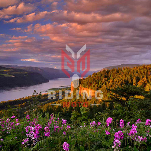 WEEKEND TRIP FOR MOTORCYCLE ENTHUSIASTS 4 Columbia River Gorge: Oregon's Wild West
