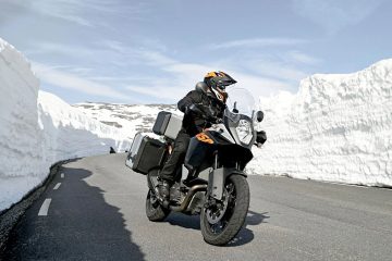 Essential Gear for Riding in Cold Weather