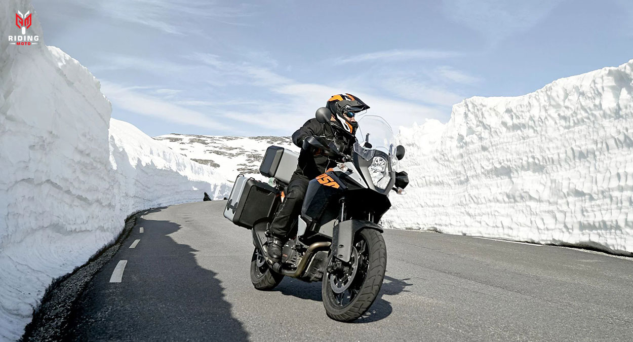 Essential Gear for Riding in Cold Weather
