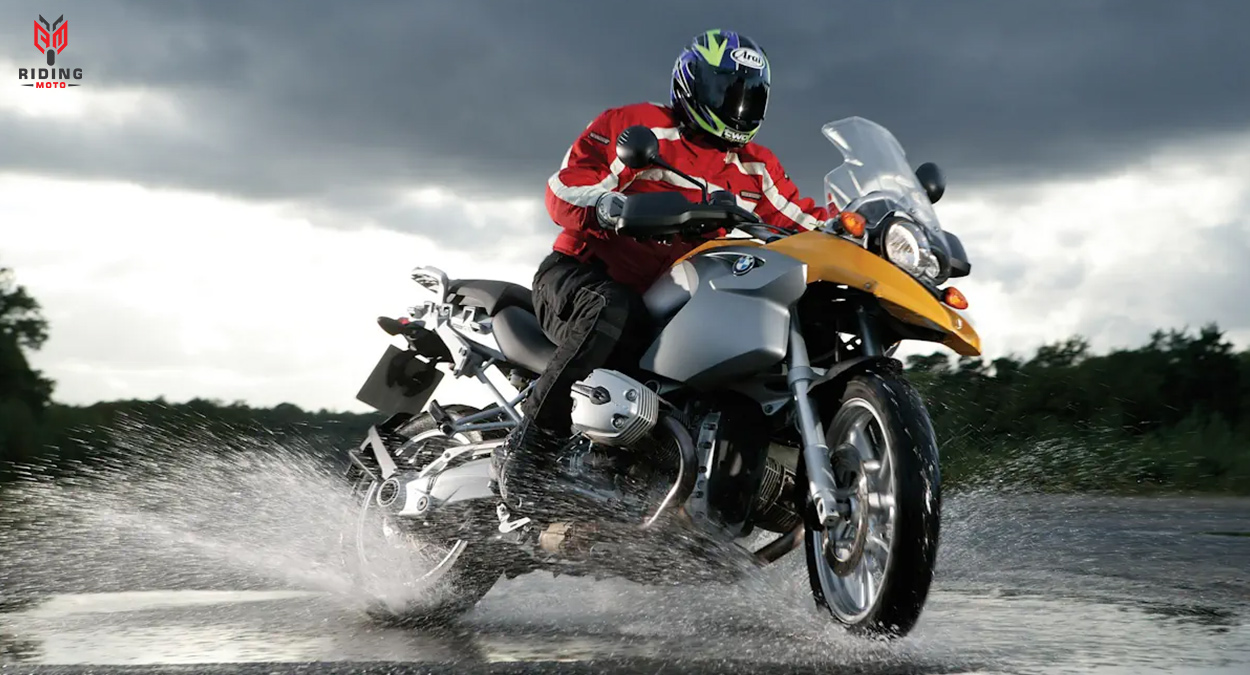 Avoiding Trouble: How Weather on Route Can Impact Your Motorcycle Journey