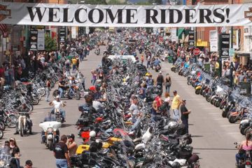 Organizing a Community Ride Event with 'RidingMoto'