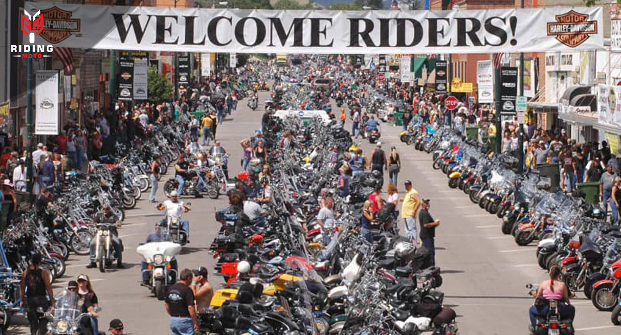 Organizing a Community Ride Event with 'RidingMoto'