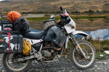 Motorcycle Touring with Minimalist Luggage: How RidingMoto Helps You Pack Light for Adventure